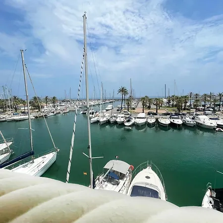 Isla Puerto Marina