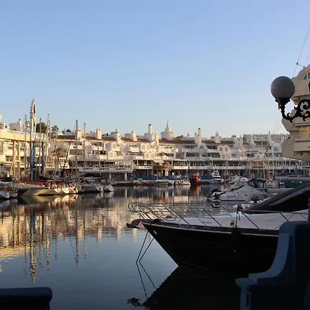 Isla Puerto Marina